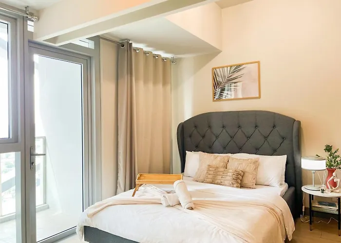Luxury Bgc Near Uptown,grand Hyatt #upt219k *