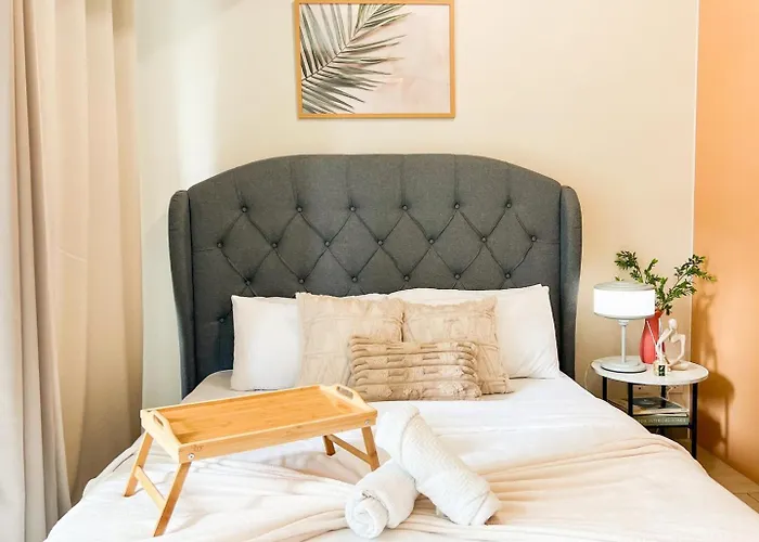 Luxury Bgc Near Uptown,grand Hyatt #upt219k *